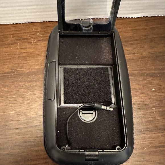 HMDX Audio Radio Speaker Portable Speaker w/ Storage Case for MP3 iPOD Aux Jack - Picture 7 of 9